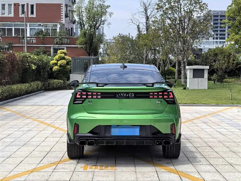 Lynk & Co 05