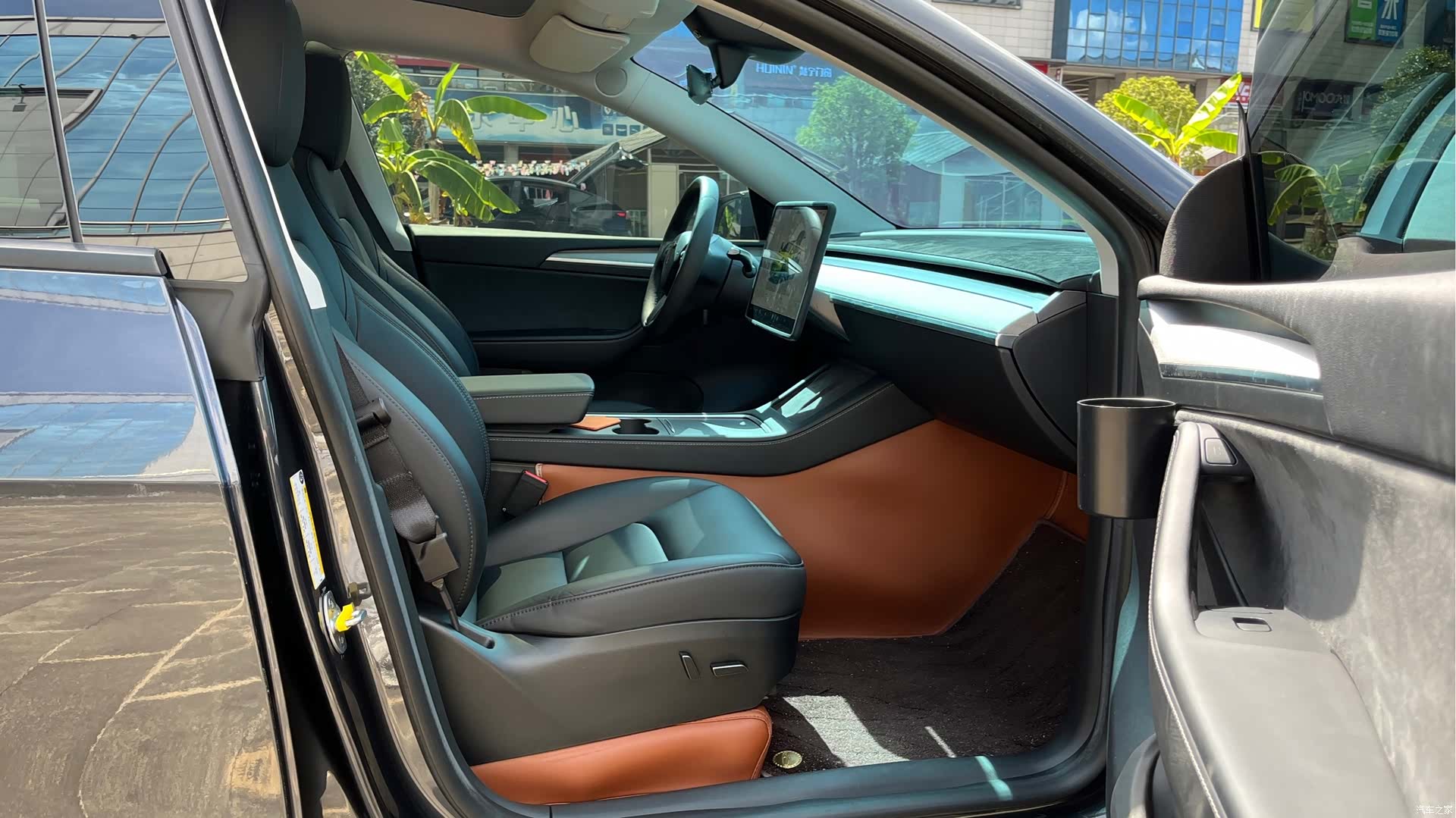 Tesla Model Y, 2024 10