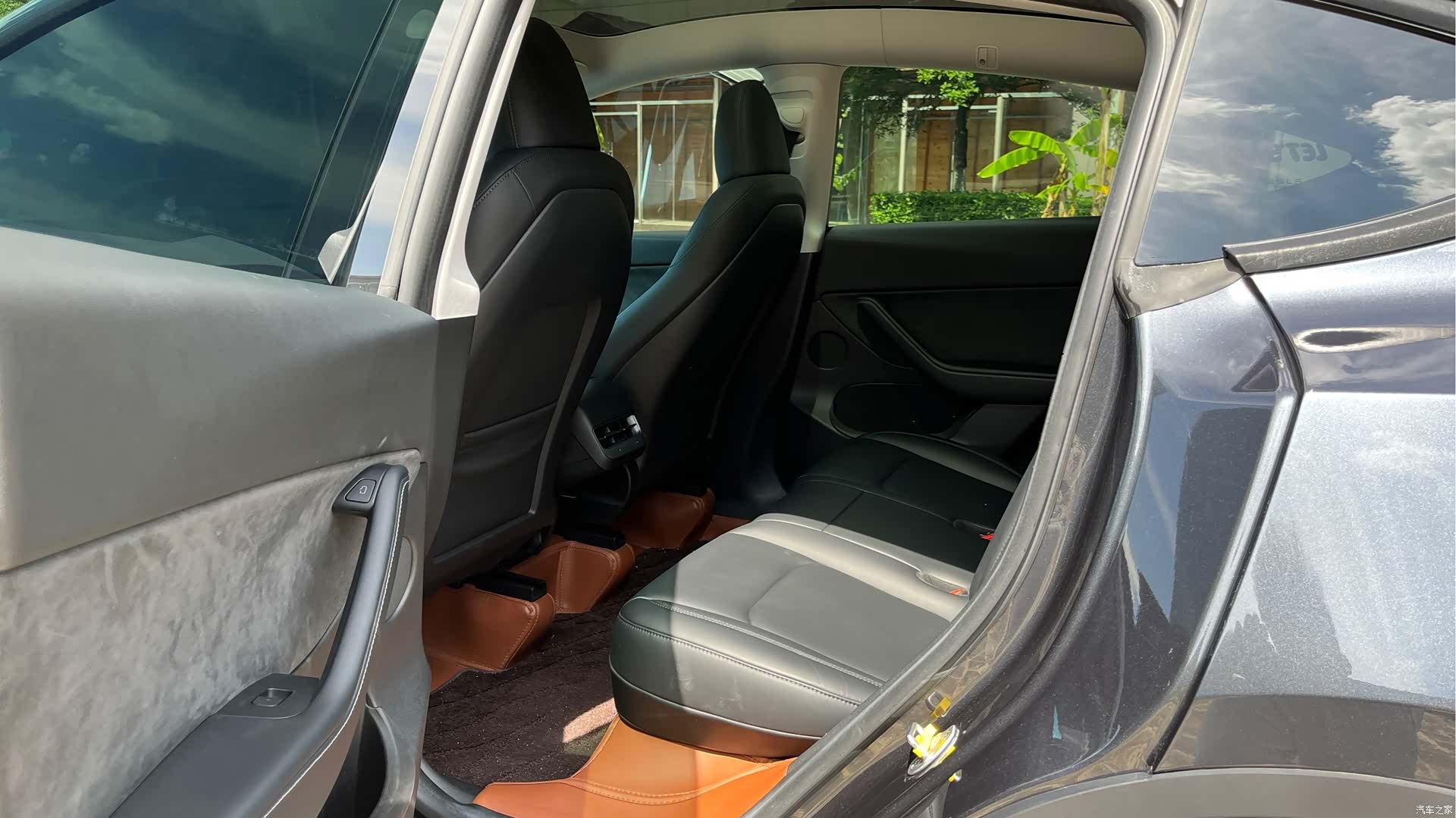 Tesla Model Y, 2024 11