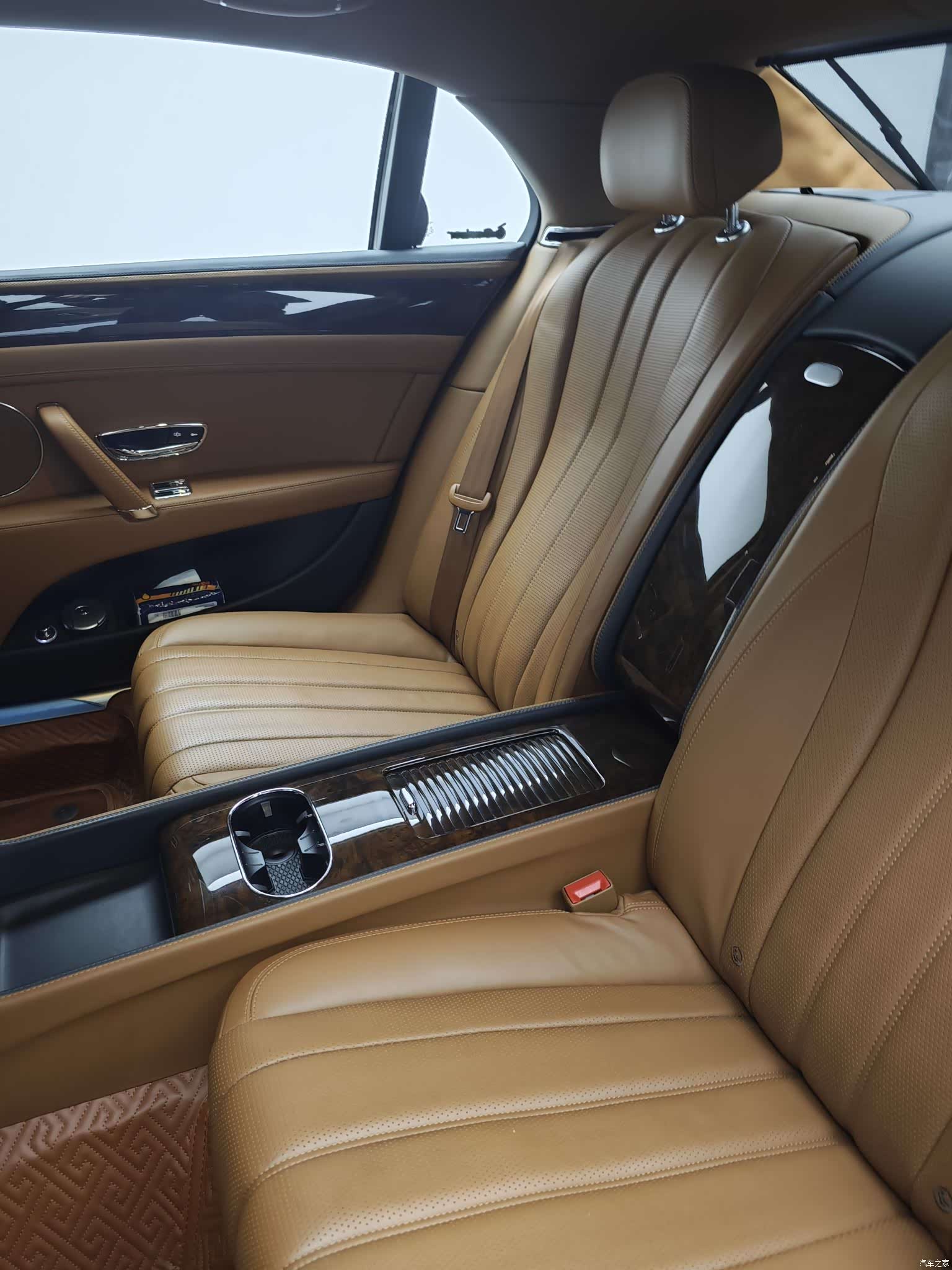 Bentley Flying Spur, 2015 31