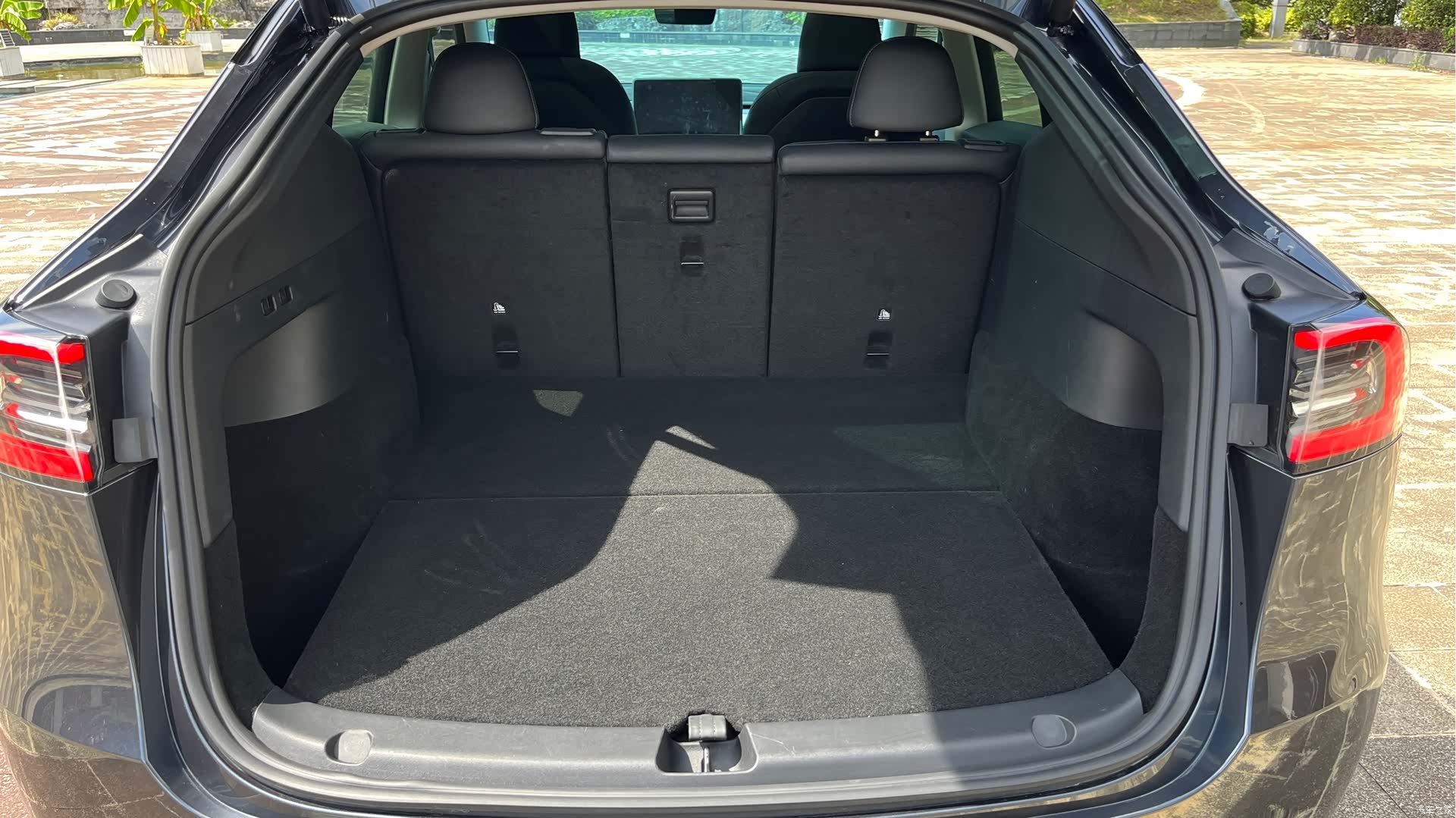 Tesla Model Y, 2024 13