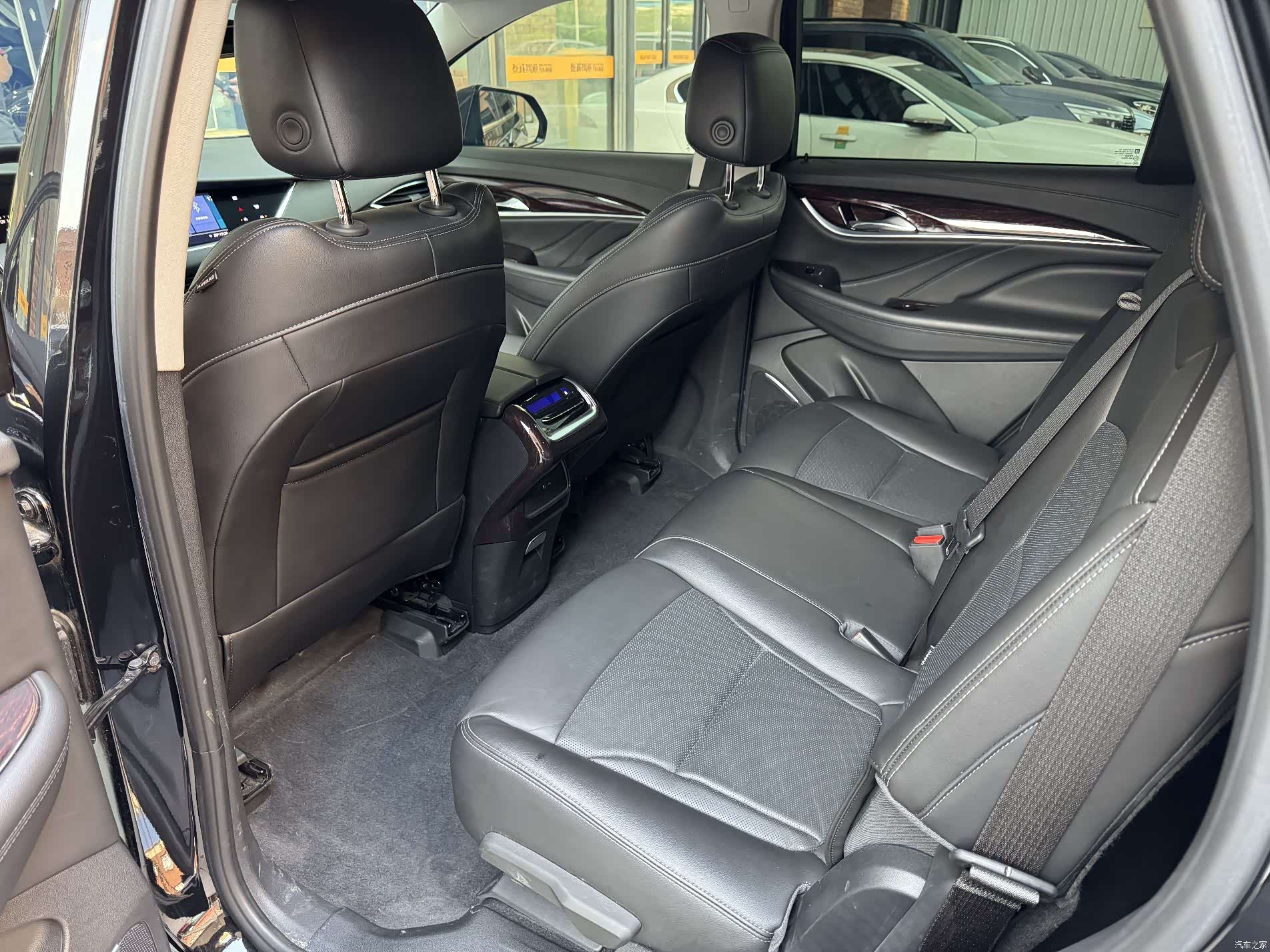 Buick Enclave, 2022 9