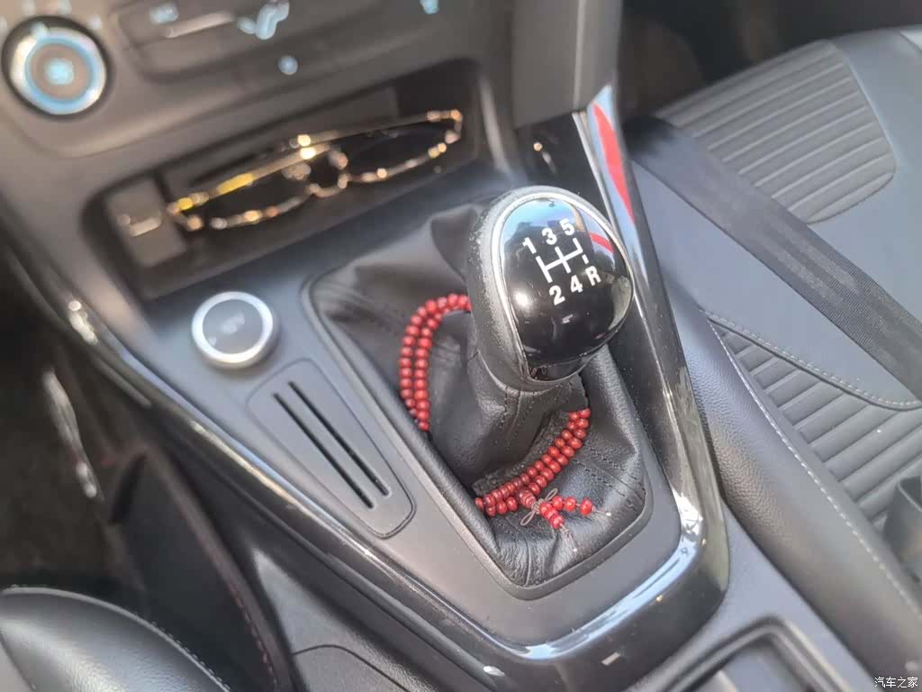 Ford Focus, 2017 10