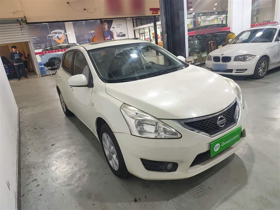 Nissan TIIDA