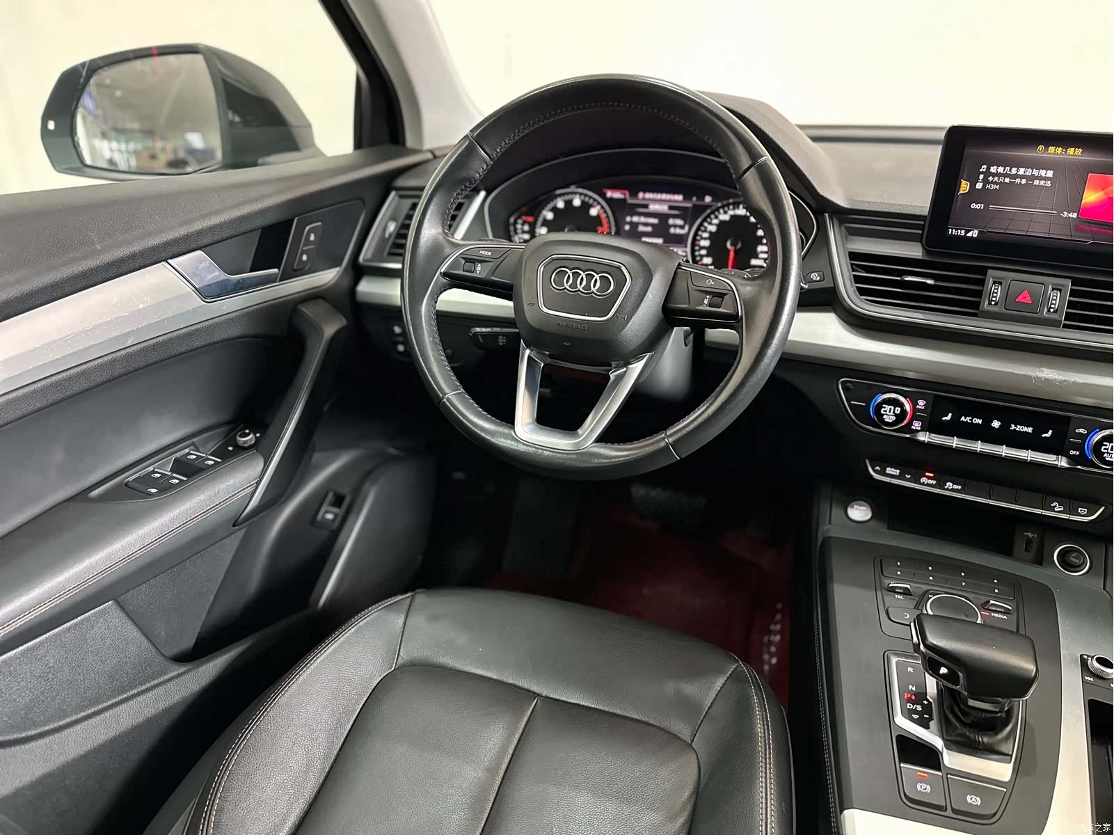 Audi Q5L, 2020 11