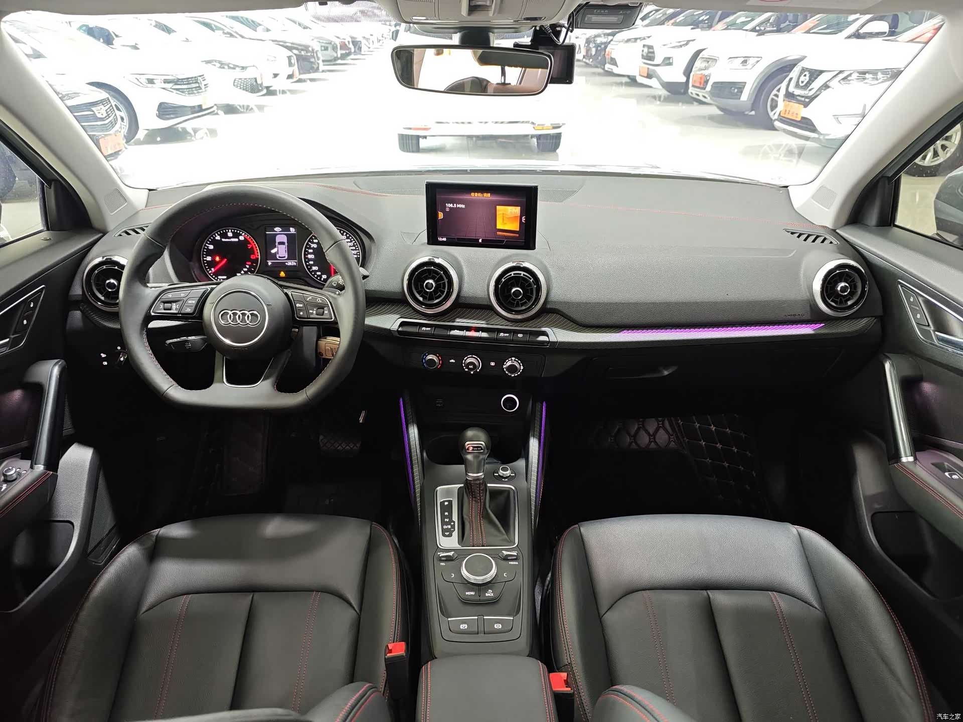 Audi Q2L, 2022 все фото
