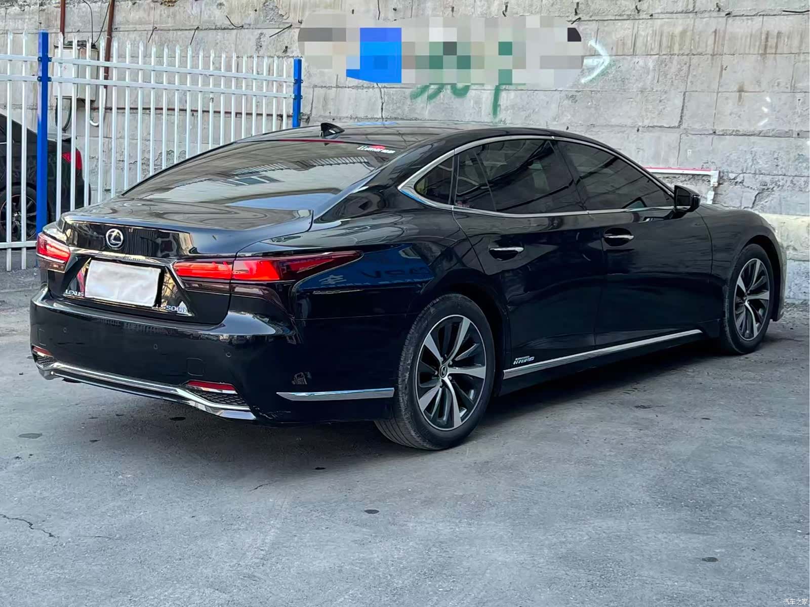 Lexus LS, 2023 9