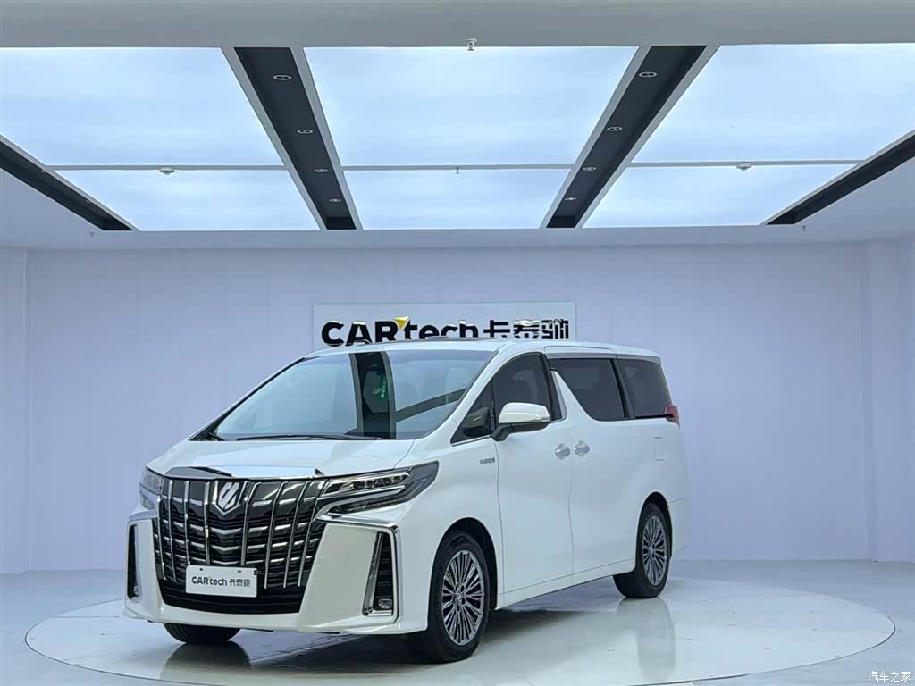 Toyota Alphard, 2022 1
