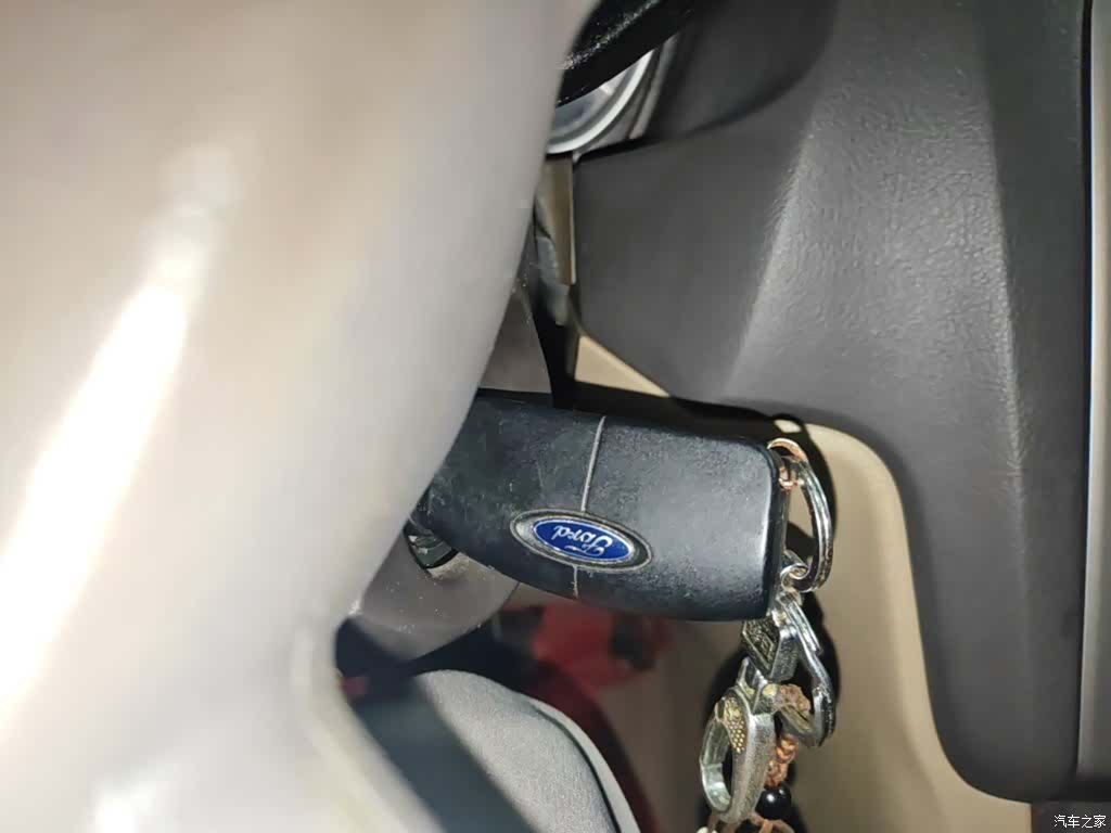 Ford Focus, 2014 9