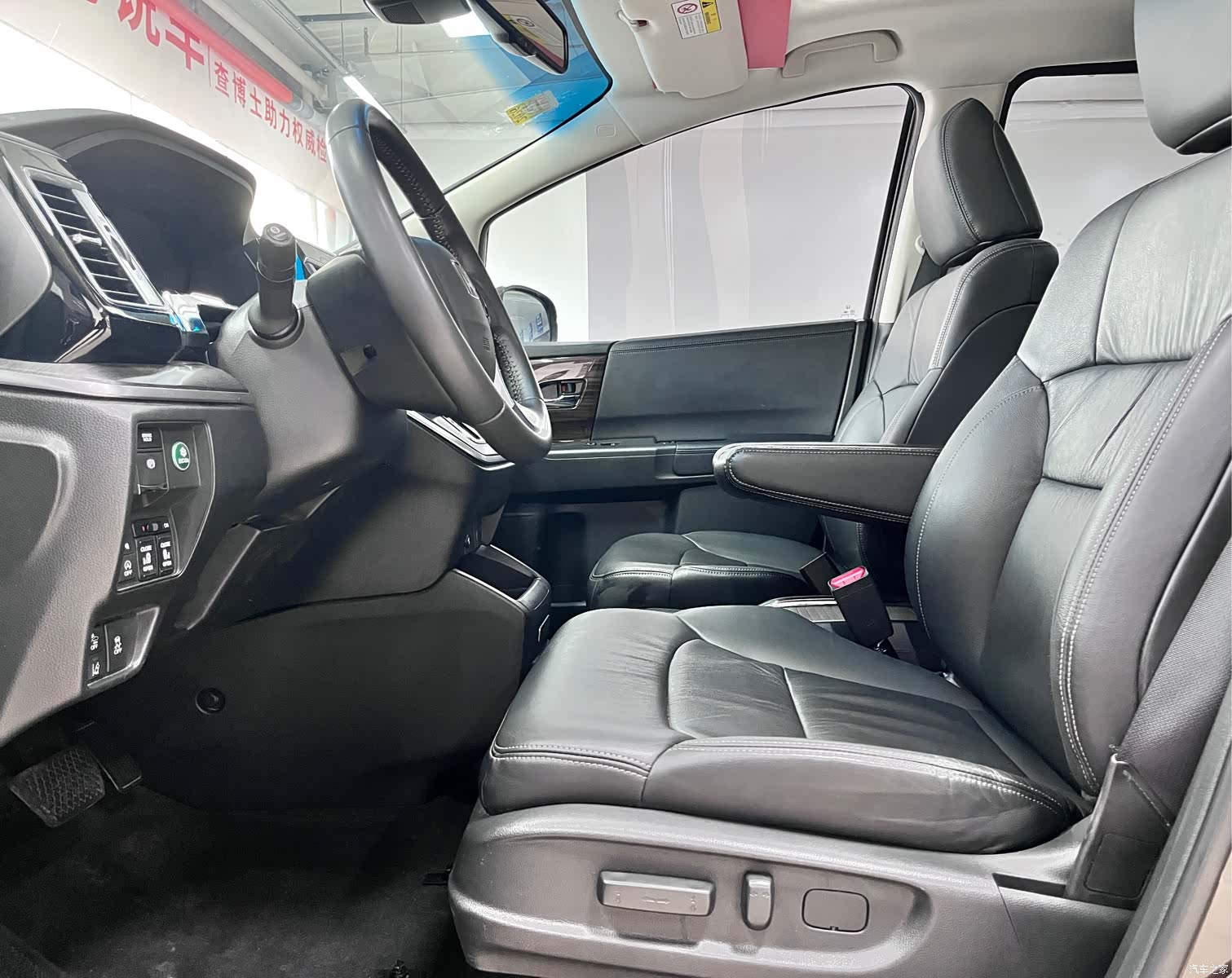 Honda Elysion, 2018 все фото