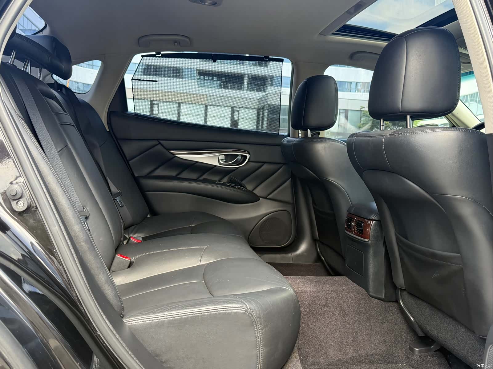 Infiniti Q70, 2015 16