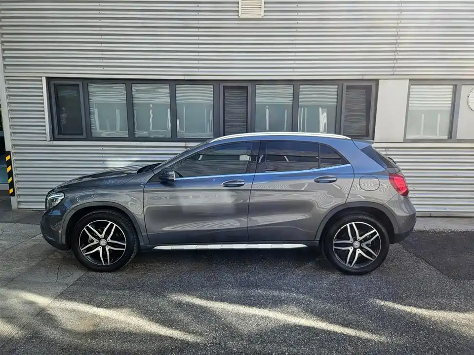 Mercedes-Benz GLA