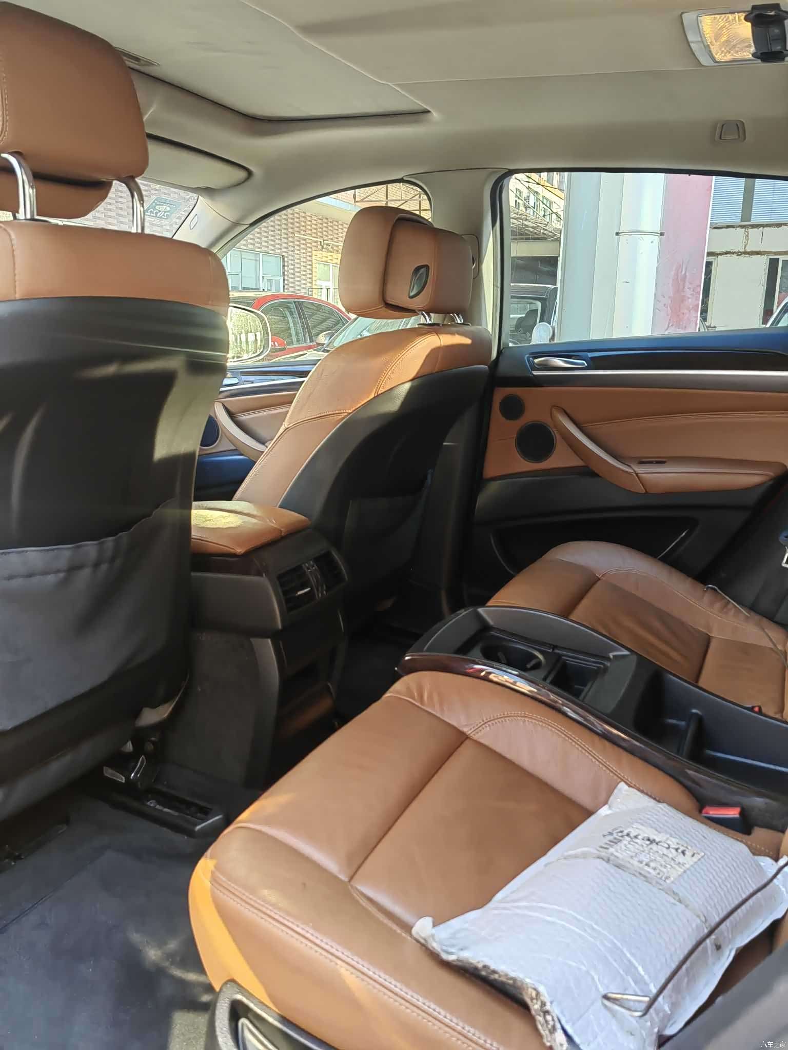 BMW X6, 2012 9
