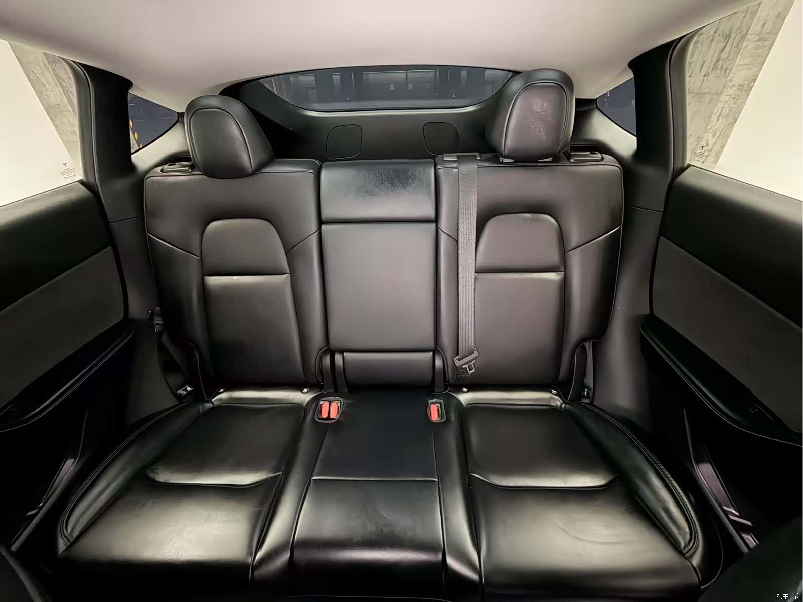 Tesla Model Y, 2023 10
