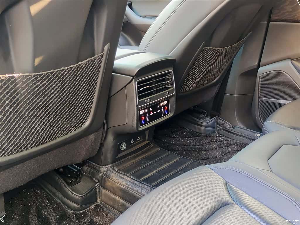 Audi Q8, 2022 9