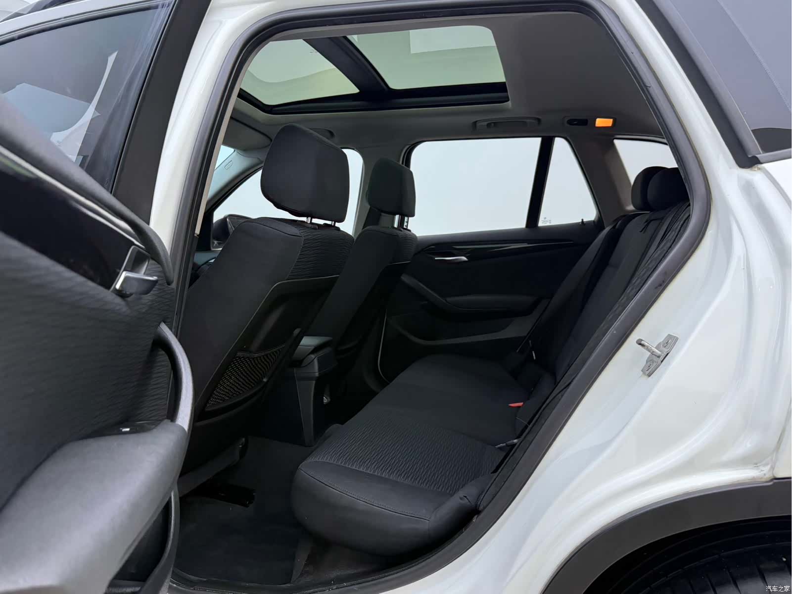BMW X1, 2015 12