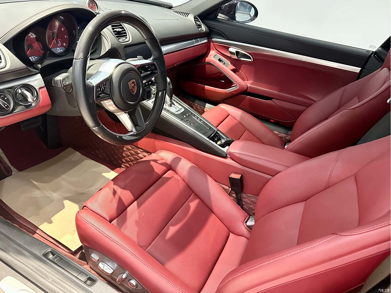 Porsche Cayman, 2024 12