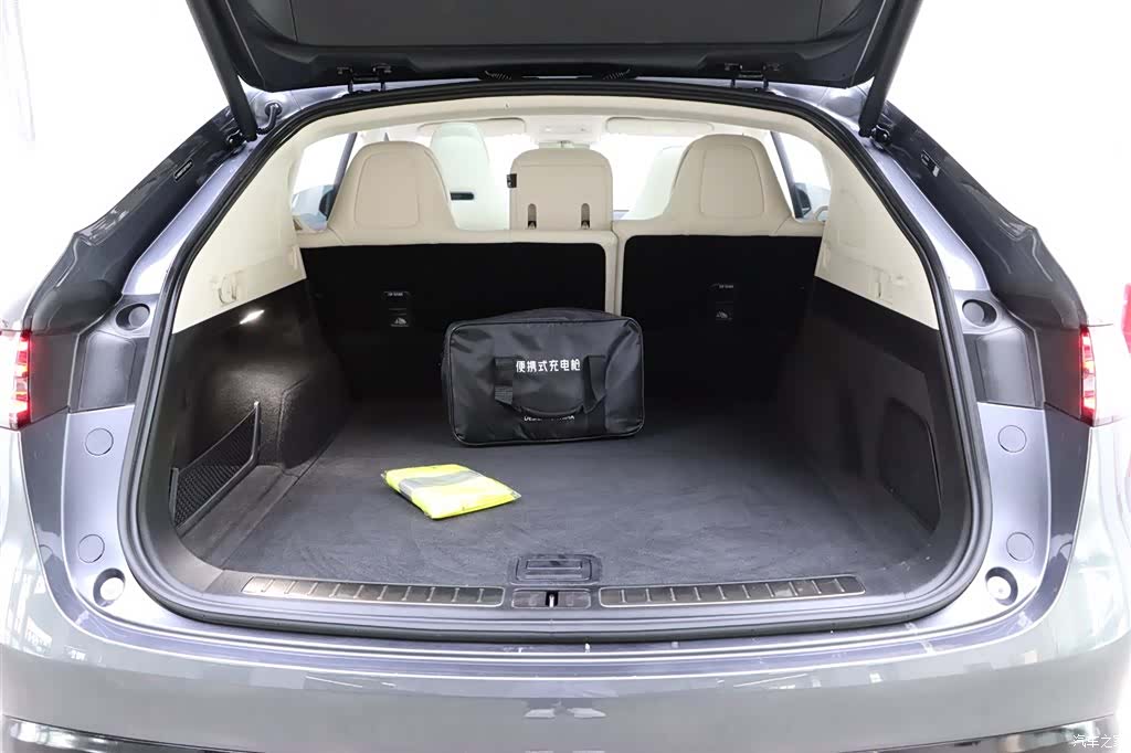 Luxeed R7, 2025 30