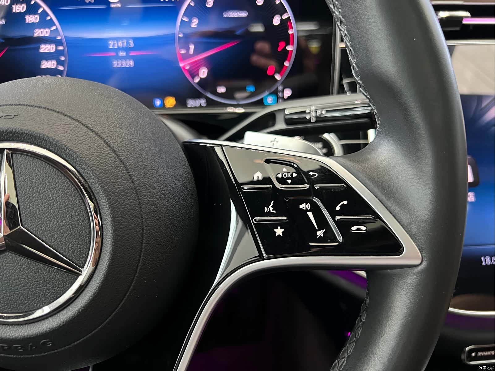 Mercedes-Benz E-Class, 2024 37