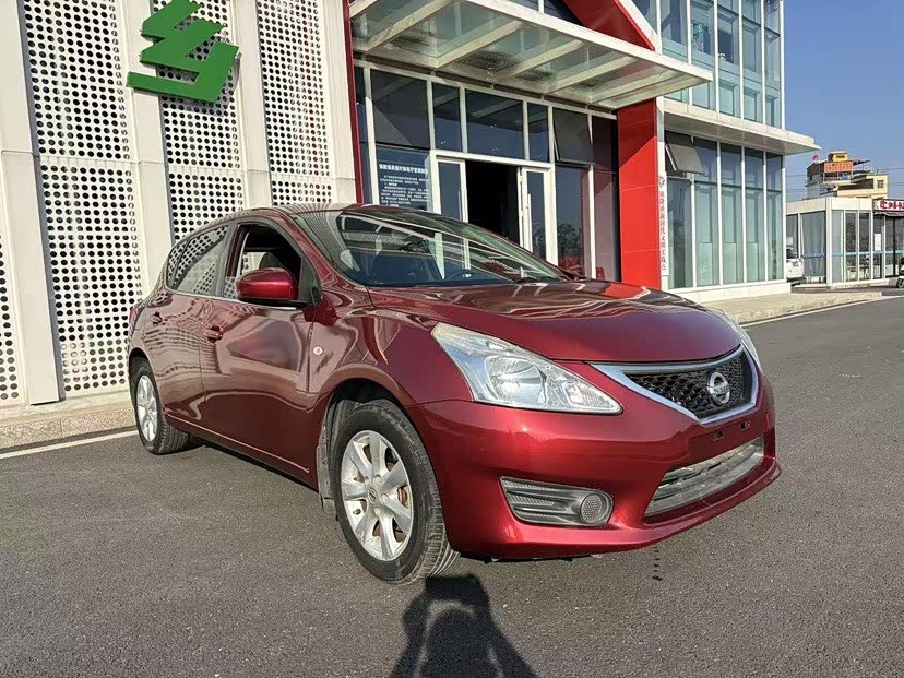 Nissan Tiida 2015, фото 23