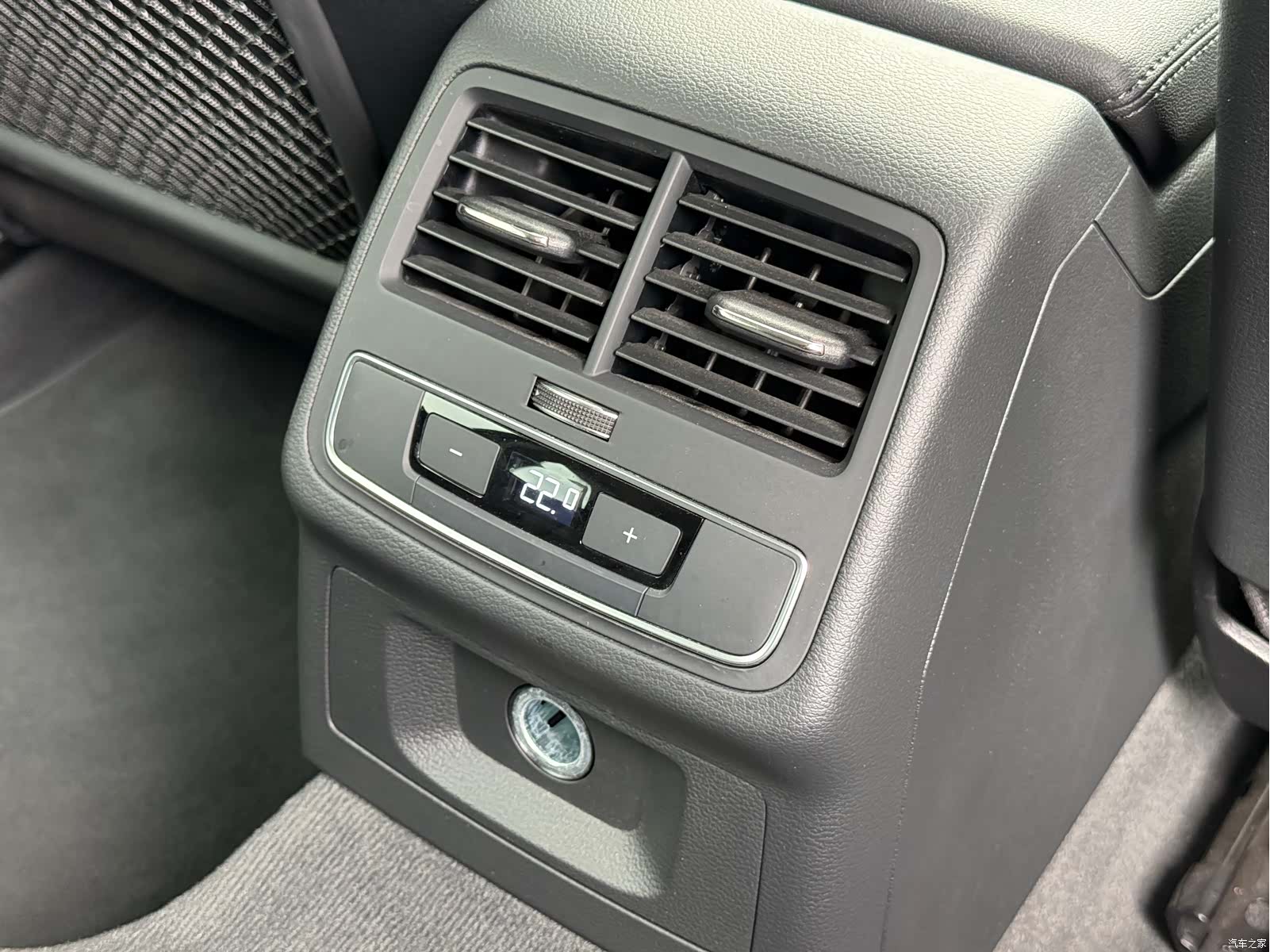 Audi A4, 2022 9