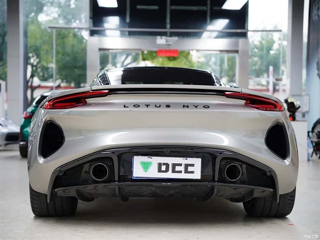 Lotus EMIRA, 2024 8