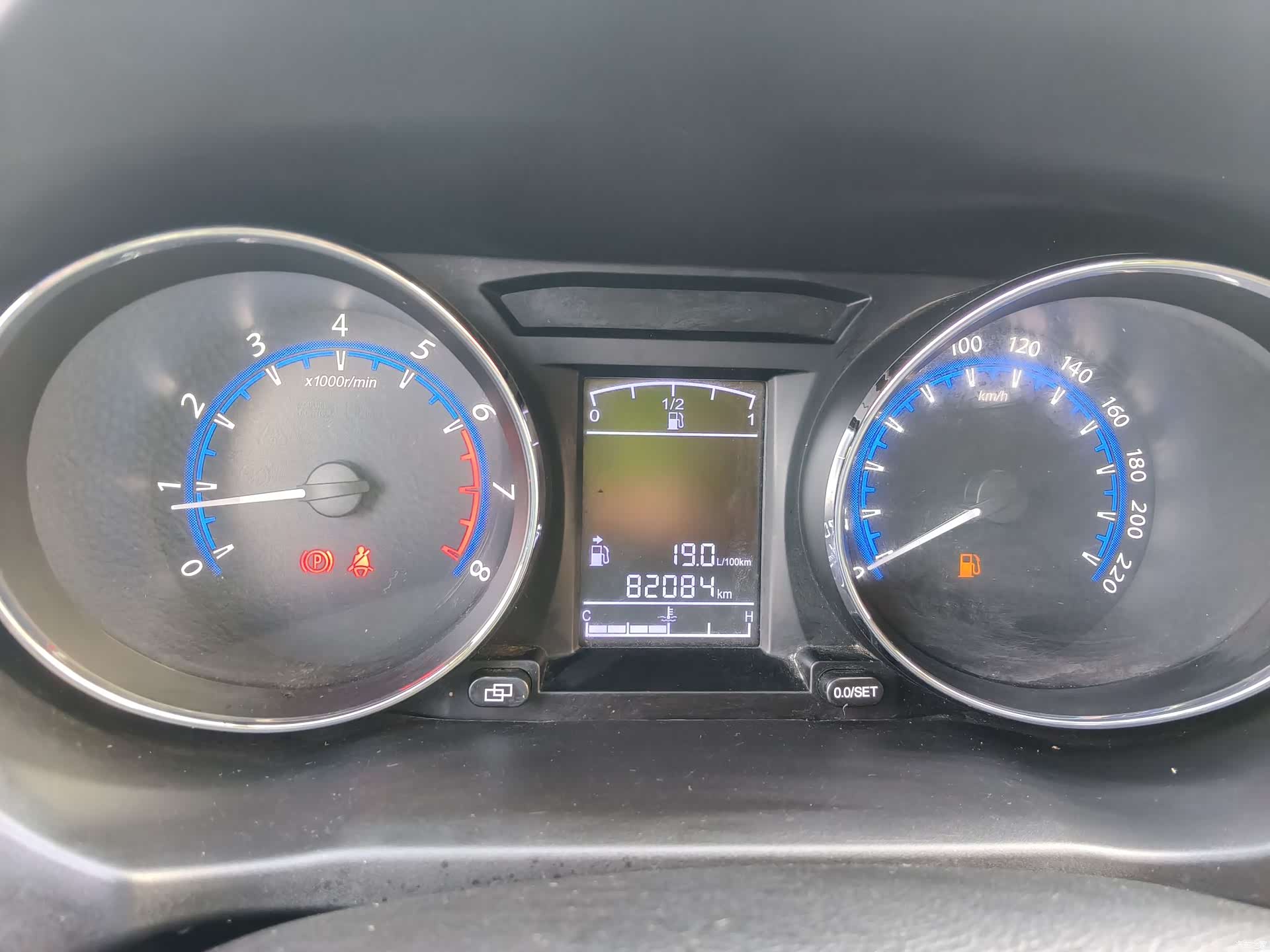 DongFeng SX6, 2016 11