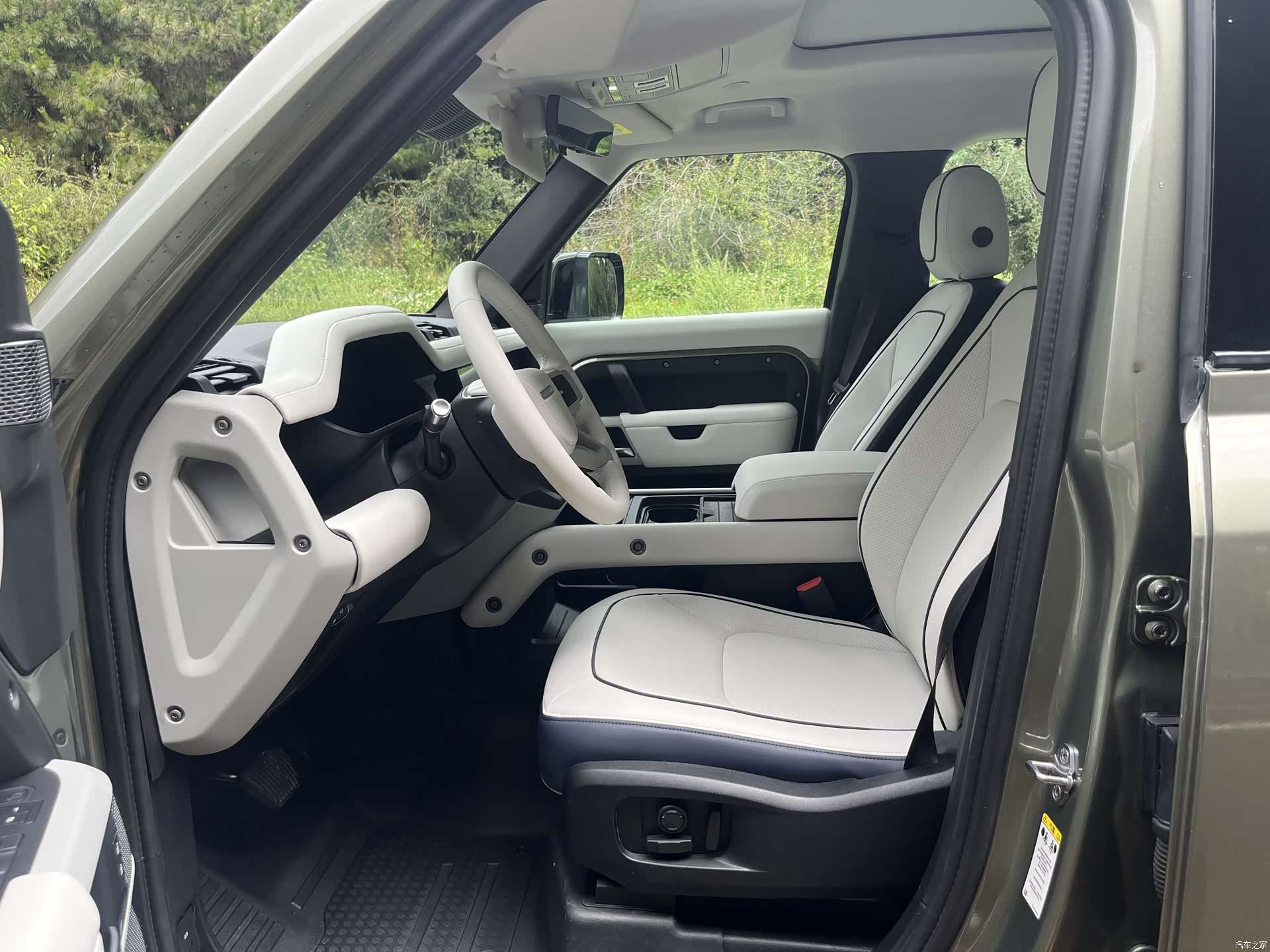Land Rover Defender, 2020 7