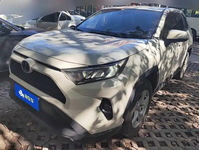 Toyota RAV4 2021 — купить из Китая под заказ