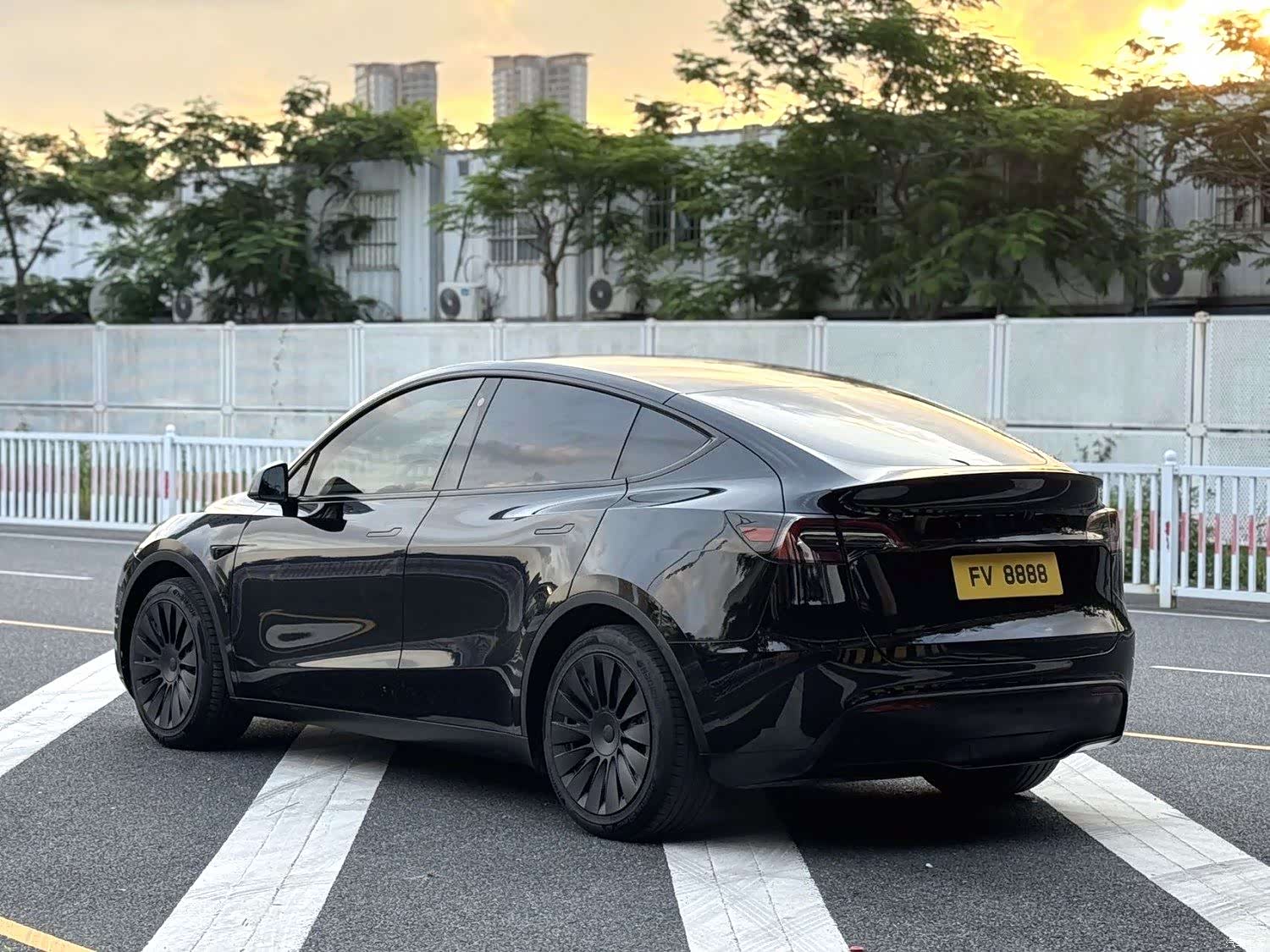 Tesla Model Y, 2023 8
