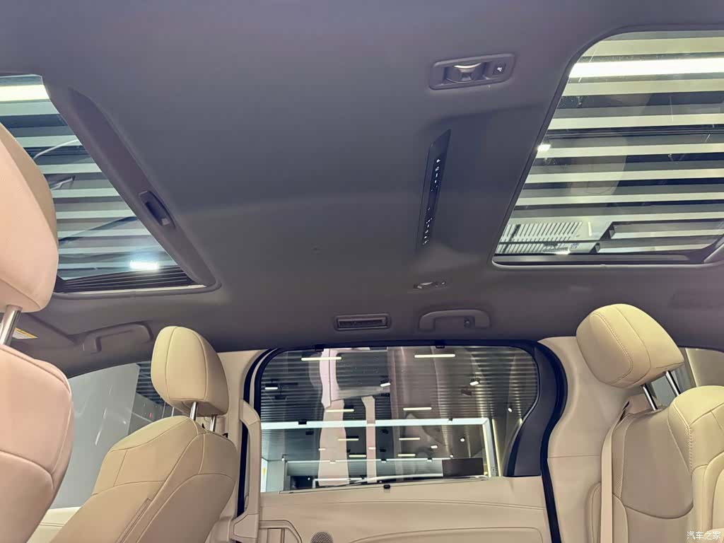 Toyota Granvia, 2024 20