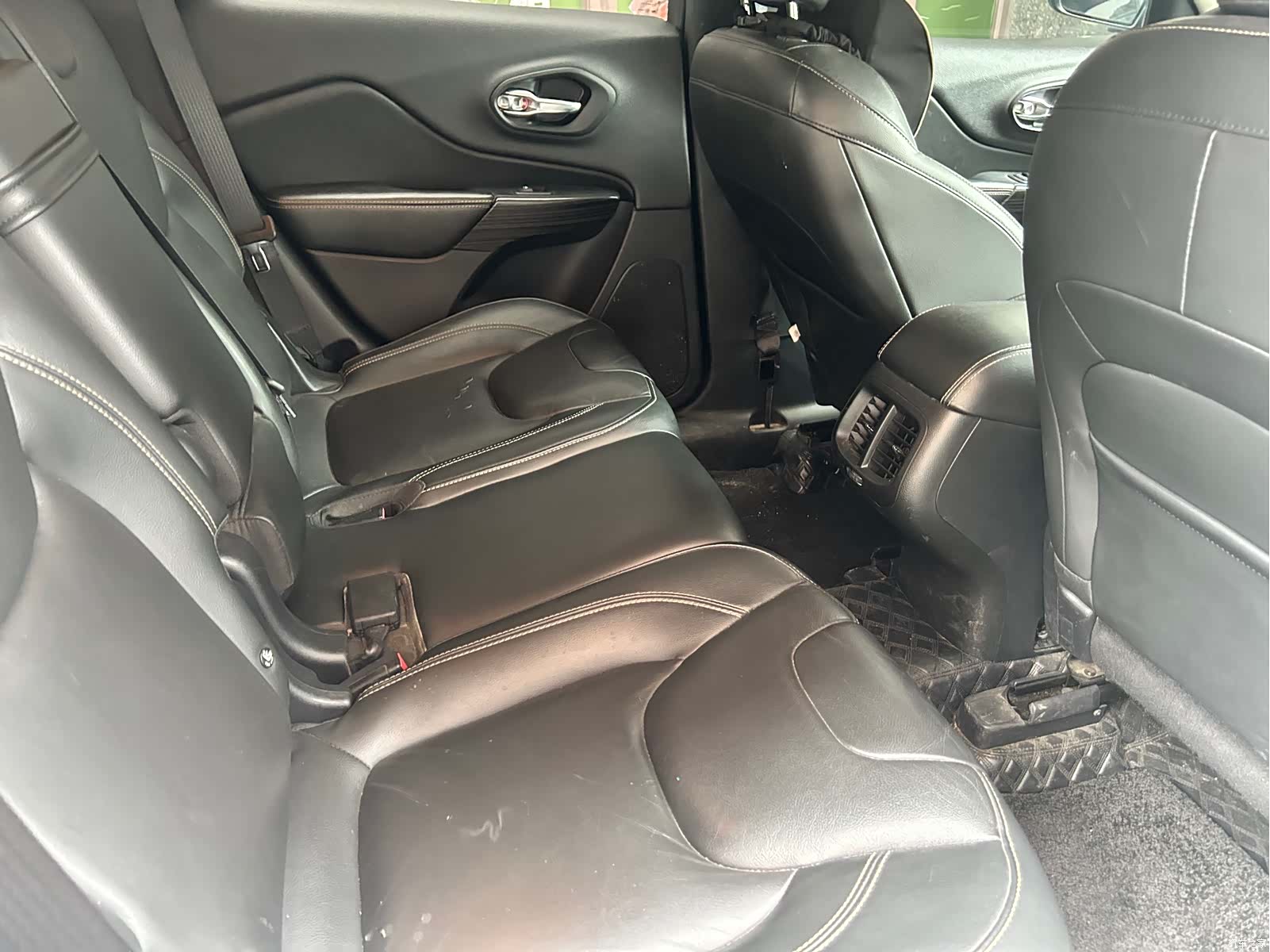 Jeep Cherokee, 2018 9
