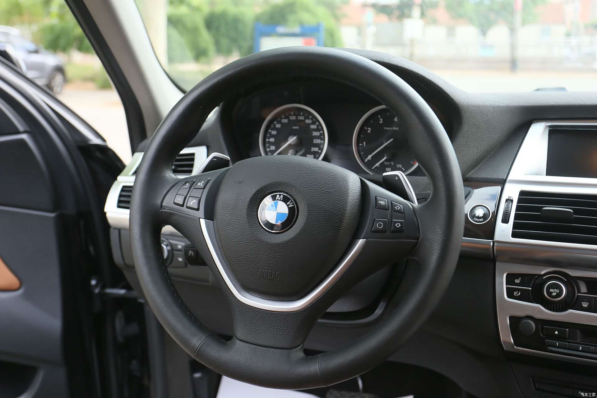 BMW X6, 2013 10