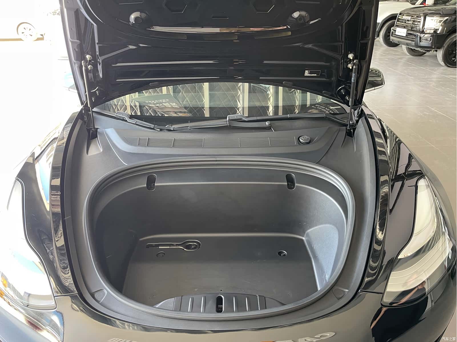 Tesla Model 3, 2020 28