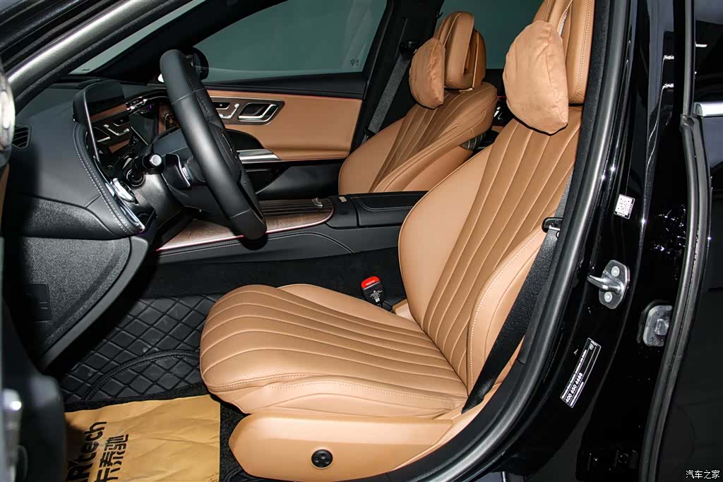 Mercedes-Benz E-Class, 2025 18