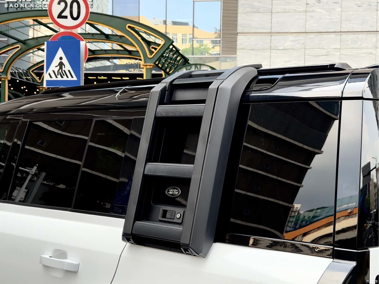 Land Rover Defender, 2021 17