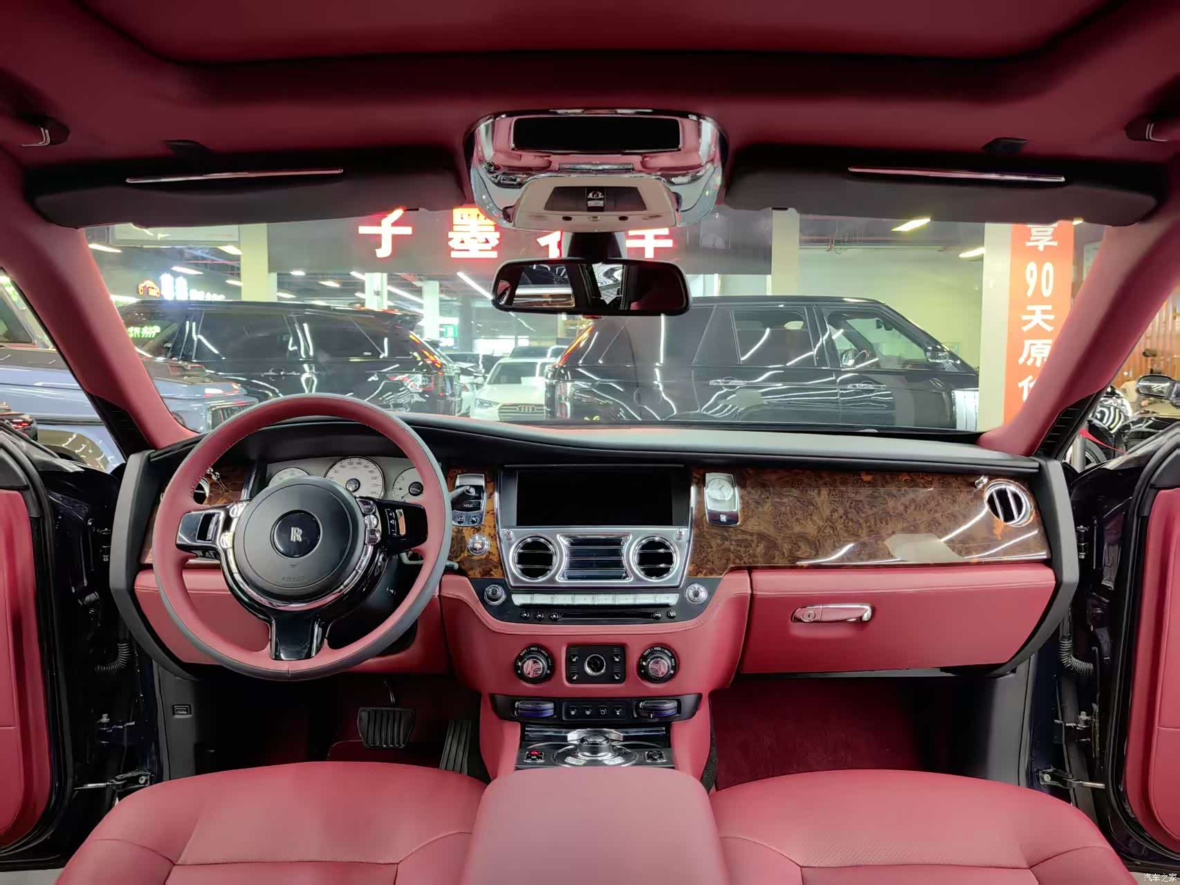 Rolls-Royce Ghost, 2010 все фото