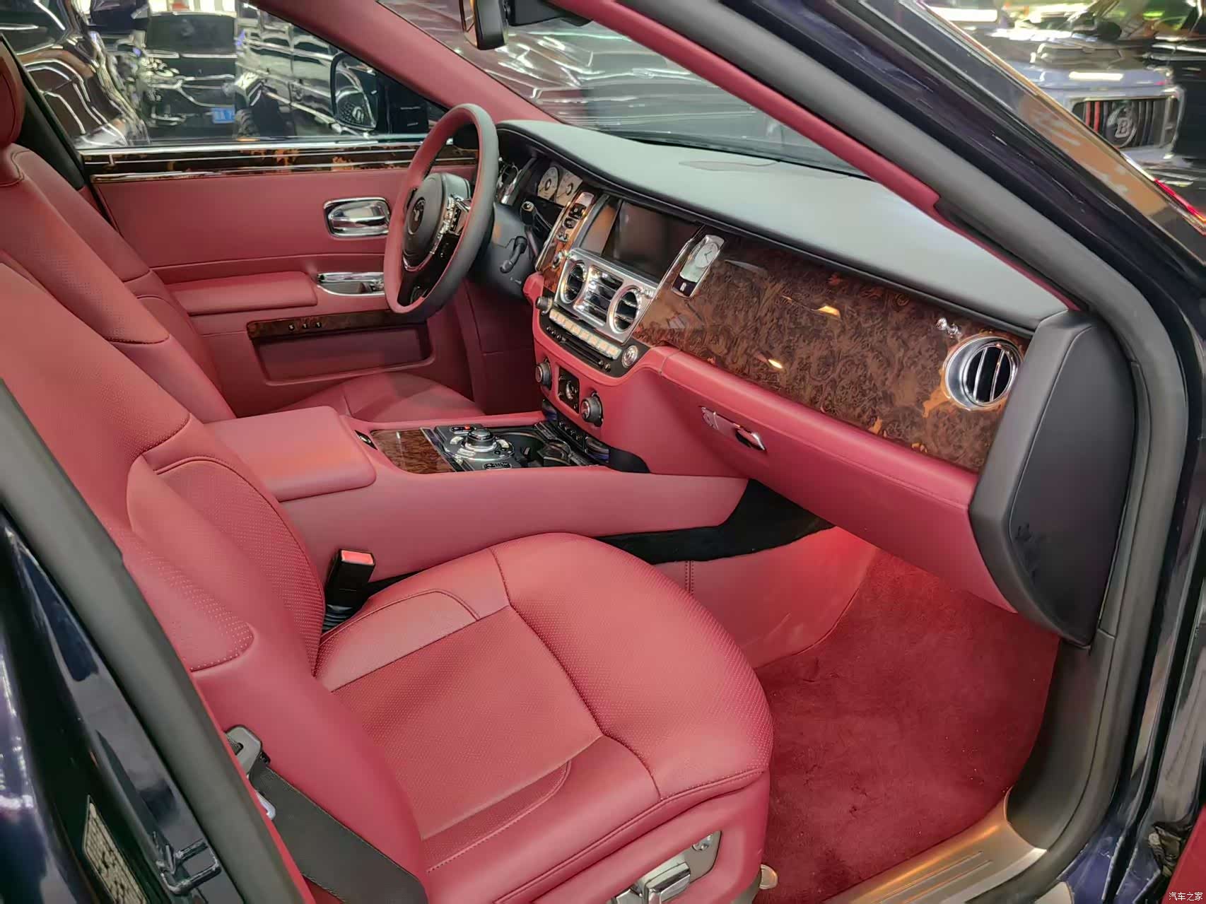 Rolls-Royce Ghost, 2010 4