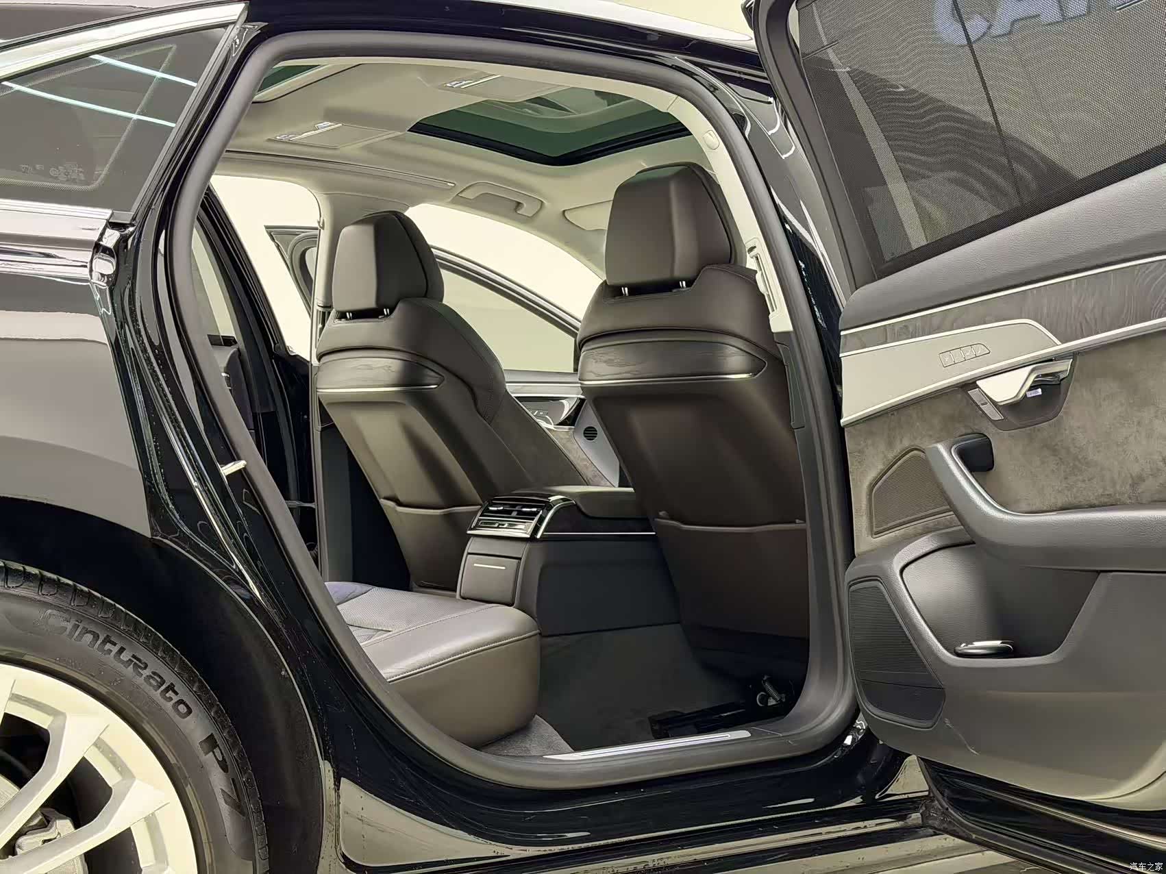 Audi A8L, 2022 12
