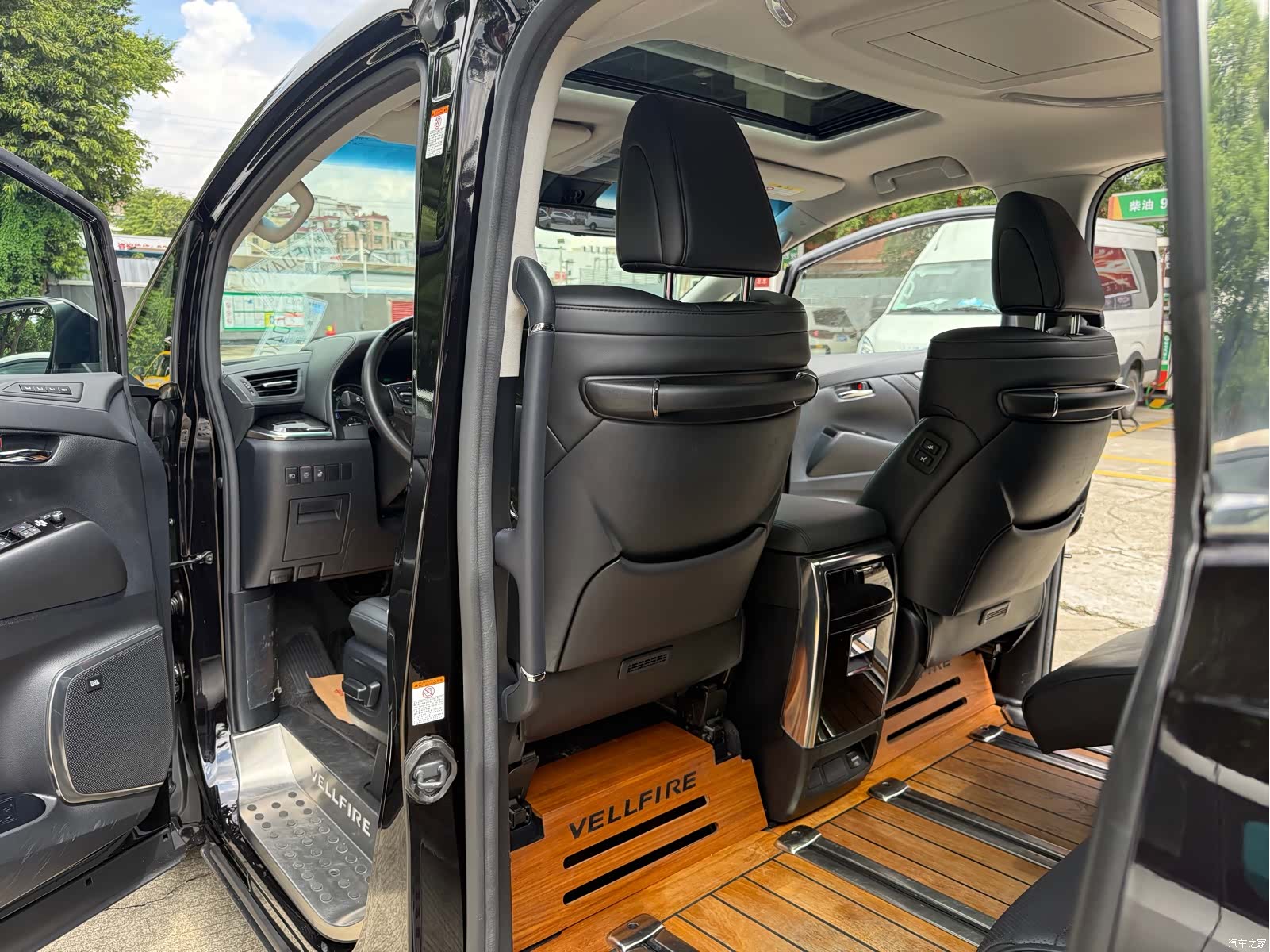 Toyota Vellfire, 2020 15