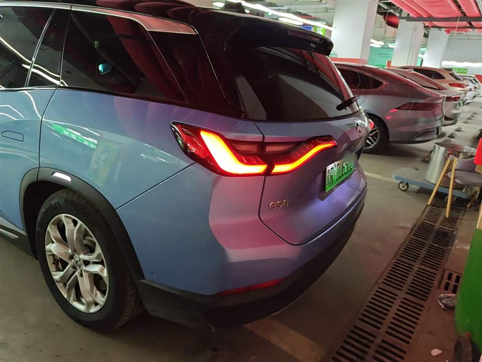 NIO ES8