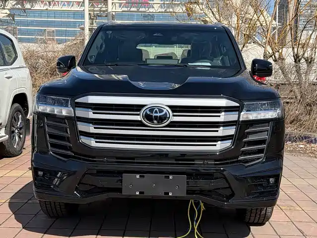 Toyota Land Cruiser 2026 — купить из Китая под заказ
