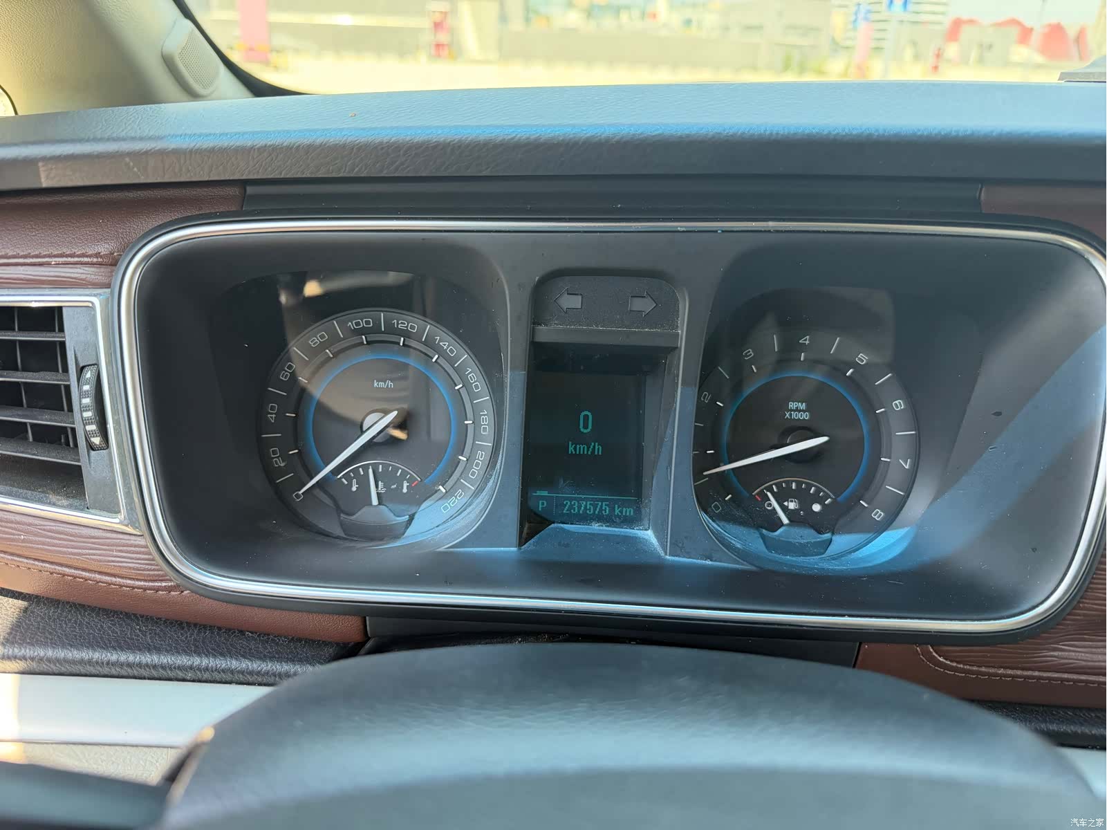 Buick GL8, 2015 10