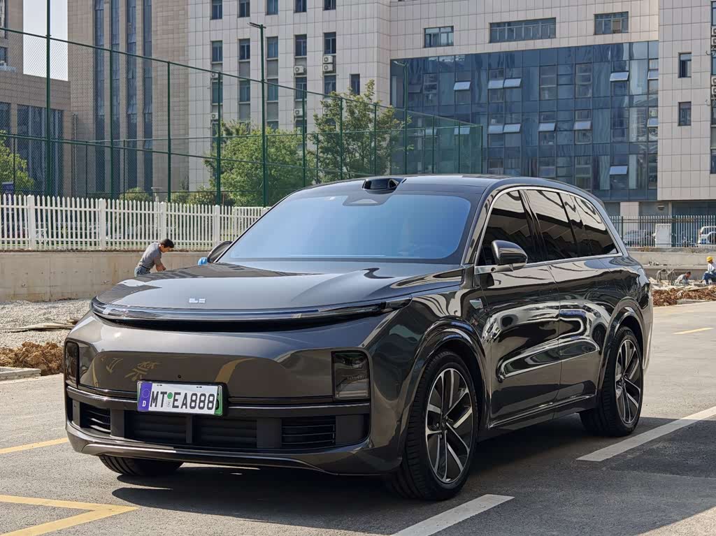 Li Auto L8