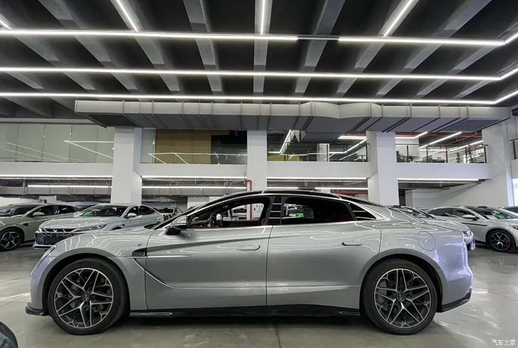 Yangwang U7, 2025 3