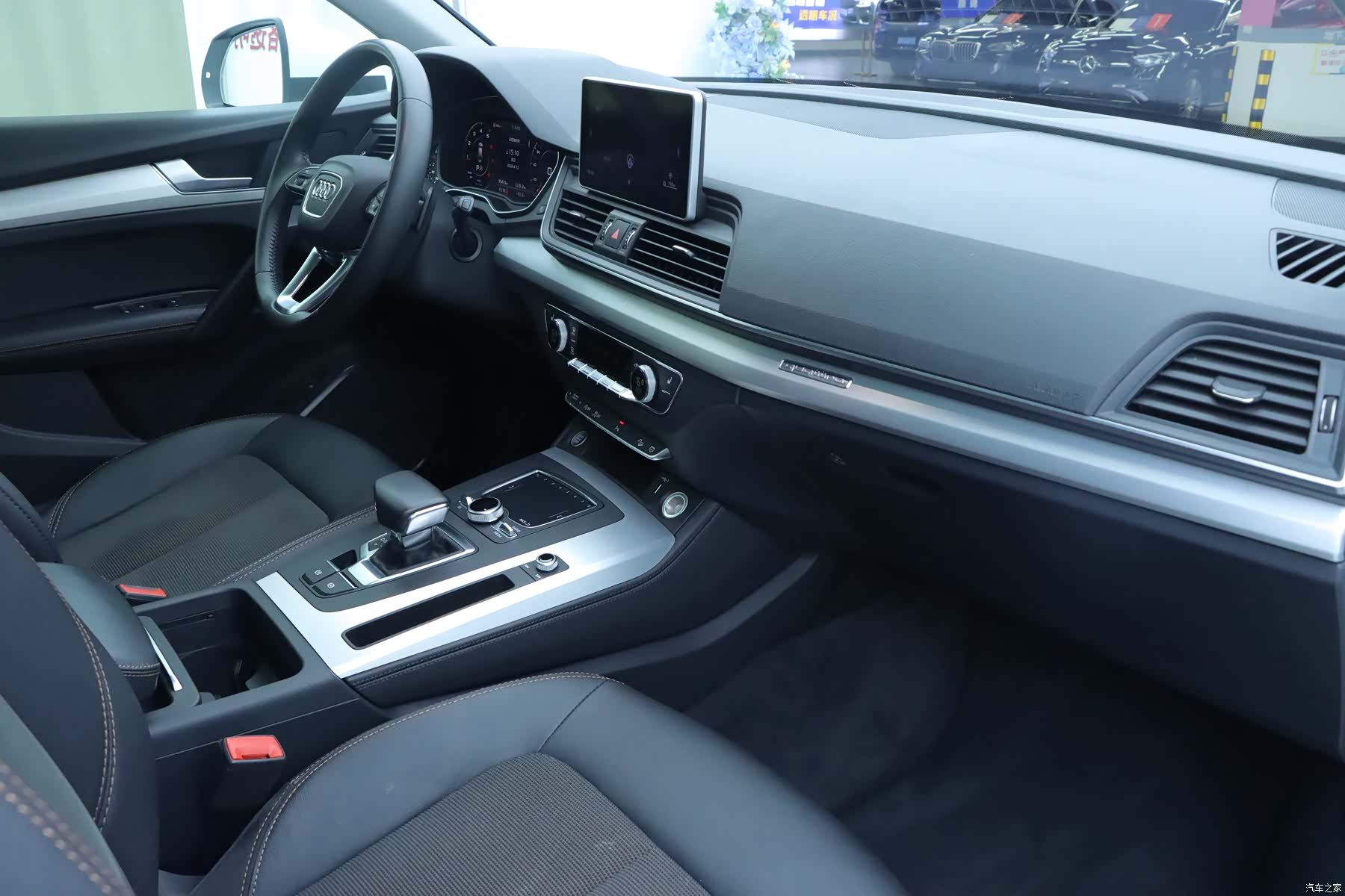 Audi Q5L, 2019 9
