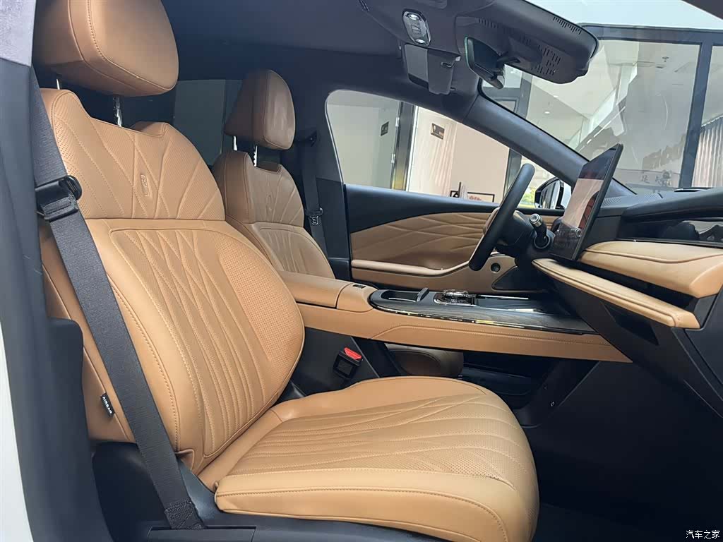 Geely 8, 2025 14