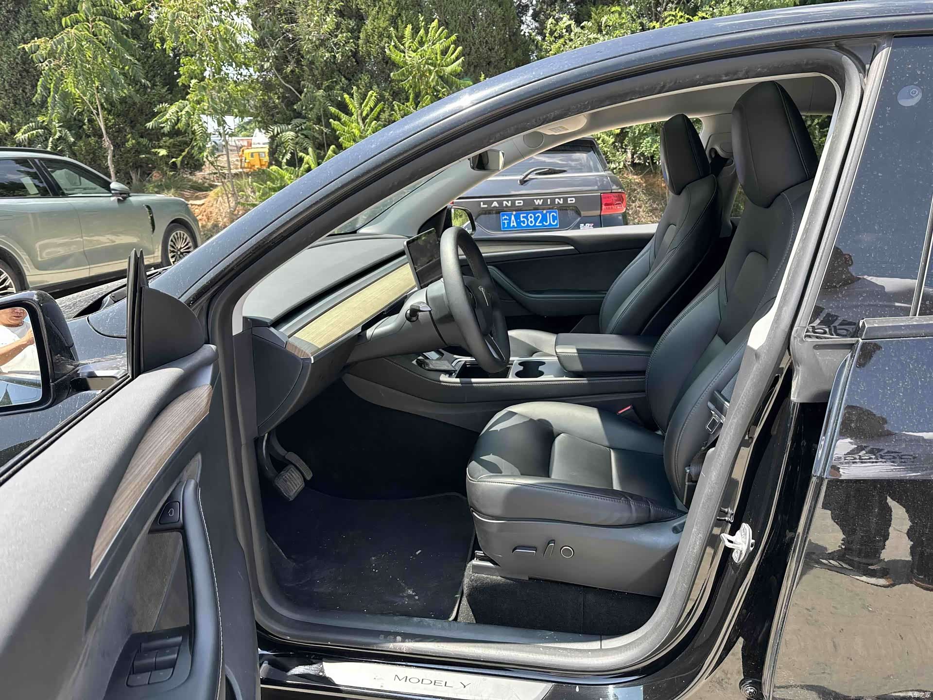 Tesla Model Y, 2023 4