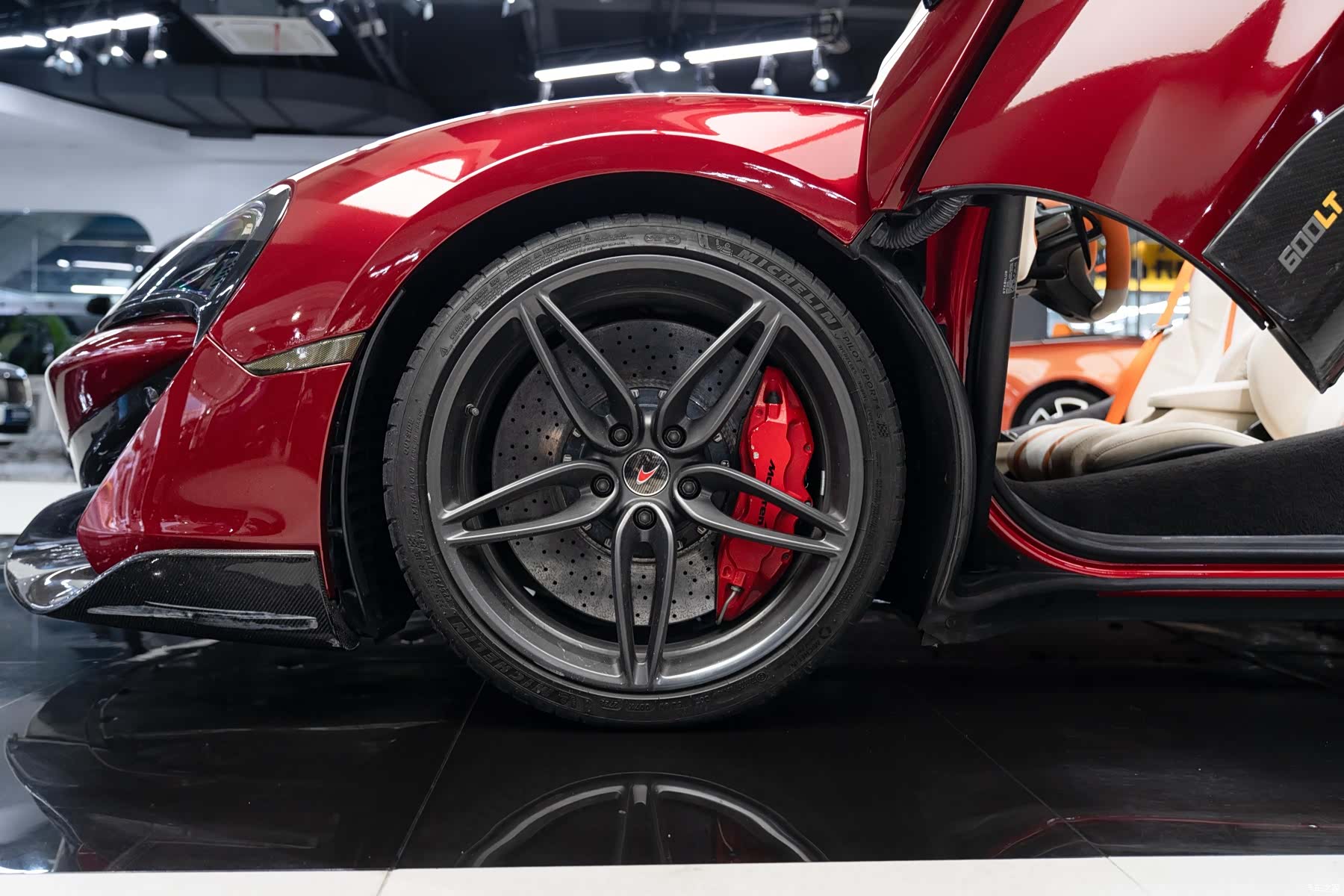 McLaren 570, 2019 10