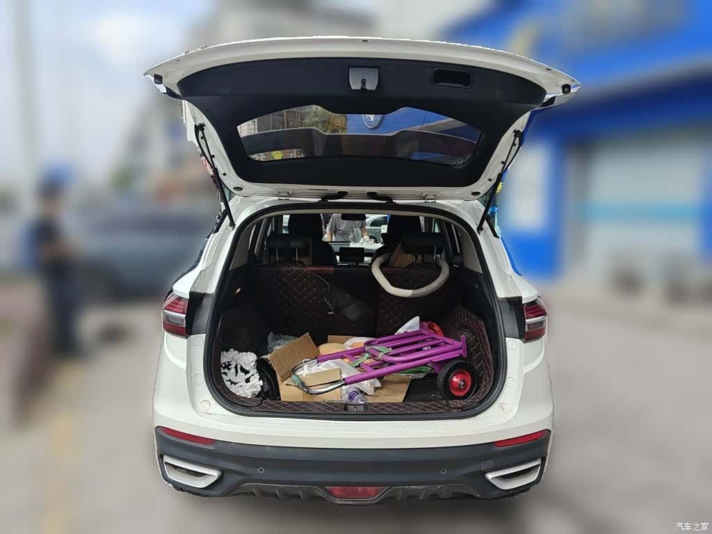 Geely Coolray, 2021 10